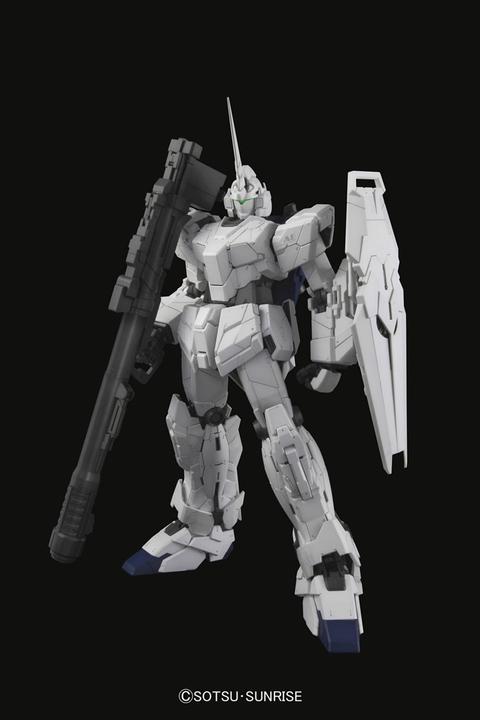 Actual product image Bandai Gundam: Perfect Grade - RX-0 Unicorn