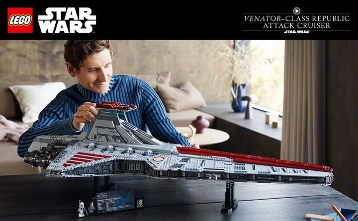 Actual product image LEGO UCS Venator-class Republic Attack Cruiser (75367, LEGO Star Wars, LEGO Rare Sets)