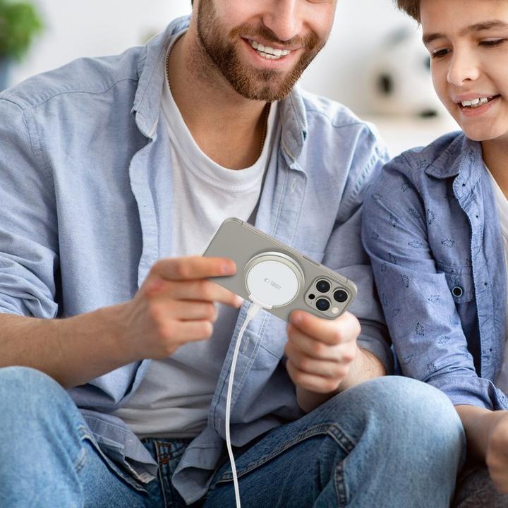 Actual product image Tech-Protect QI15W-A33 inductive charger with MagSafe and stand with USB-A / USB-C cable - white (15 W)