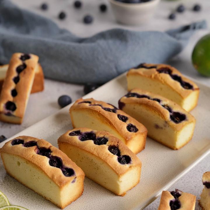 Actual product image Silikomart mini cake