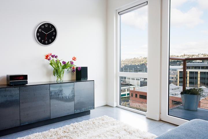 Produktbild TFA Funk-Wanduhr (40 cm)