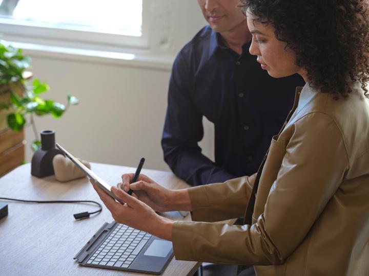 Immagine prodotto Microsoft Surface Pro Signature (CH)