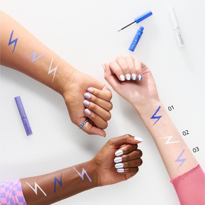 Image du produit essence COLOUR it! liquid eyeliner (01 Bleu royal)