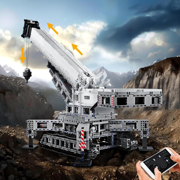 Actual product image Mould King Remote-controlled crawler crane