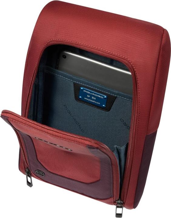 Produktbild Piquadro Umhängetasche aus recyceltem Stoff und Leder