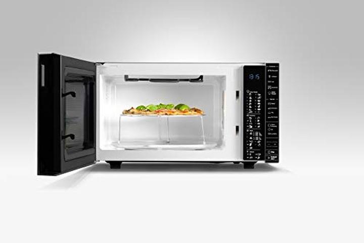 Actual product image Bauknecht MW 304 M, Noble Black (30 l)