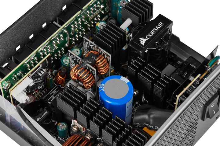 Produktbild Corsair CX650F RGB (650 W)