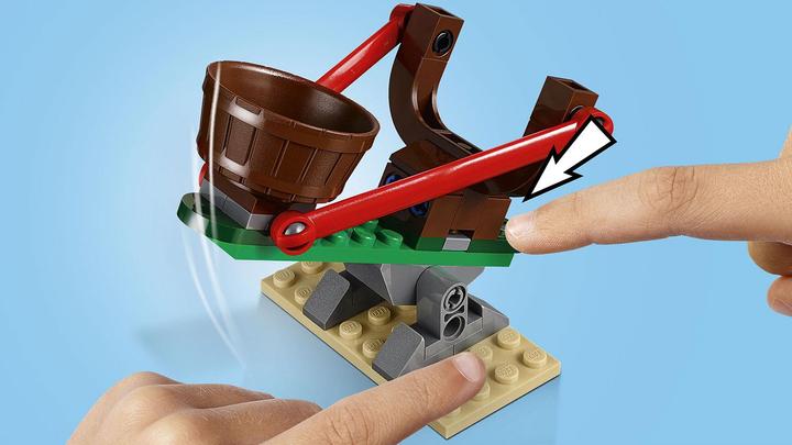 Actual product image LEGO Angry Birds King Pig's Castle (75826)