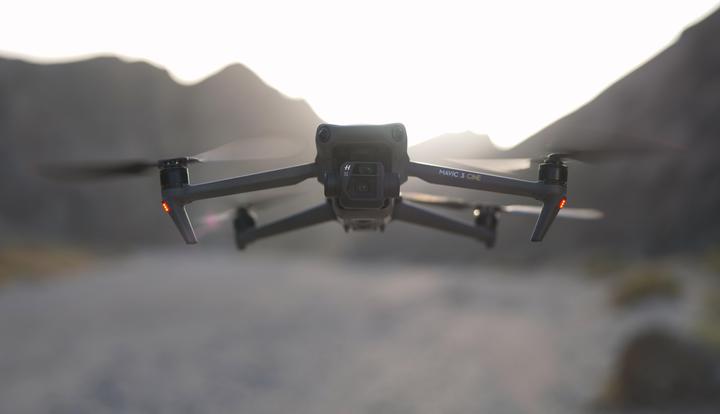 Produktbild DJI Mavic 3 Cine Premium Combo (46 min, 899 g, 20 Mpx)