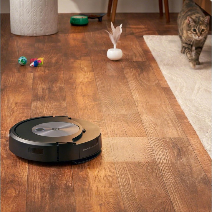 Actual product image iRobot Romba Combo j7158 Robot Vacuum Cleaner and Mop