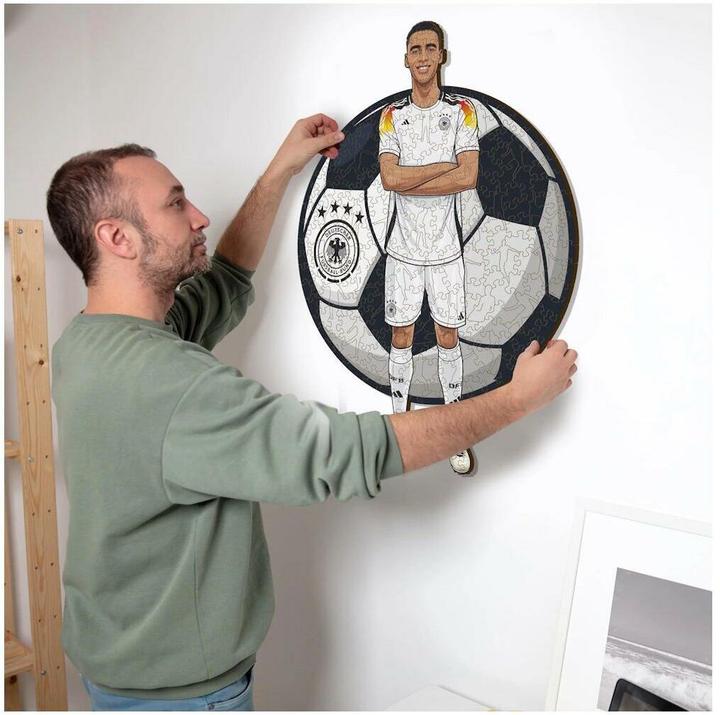 Produktbild Iconic Jamal Musiala (Deutsche Nationalmannschaft) - Holz Puzzle Grösse M (270 Teile) (270 Teile)