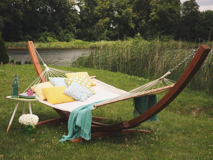 Actual product image Beliani Blianis Hammock, wooden beige Treviso (150 kg)