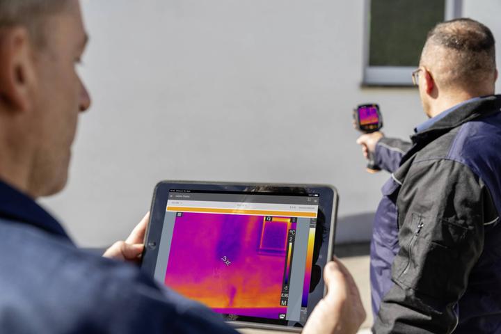 Actual product image Testo 883-2 Thermal imaging camera -30 to 650°C 27Hz WiFi, touchscreen