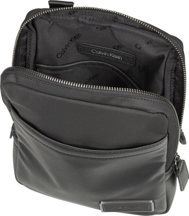 Image du produit Calvin Klein Bodybag CK Elevated Conv Reporter SP23 (28% polyester, 5% Polyuréthane, 67% de polyester recyclé)