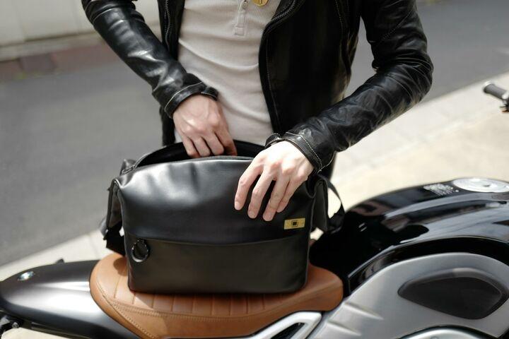 Produktbild Artisan & Artist ACAM-BS0002 Basalt Shoulder Bag (Kamera Schultertasche)