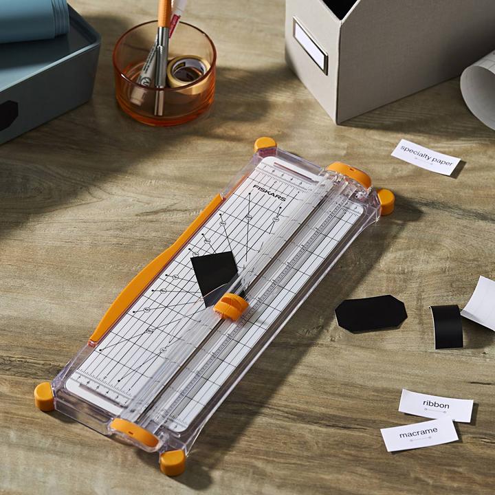 Produktbild Fiskars Schneidemaschine (10 Blätter, A4, A3)