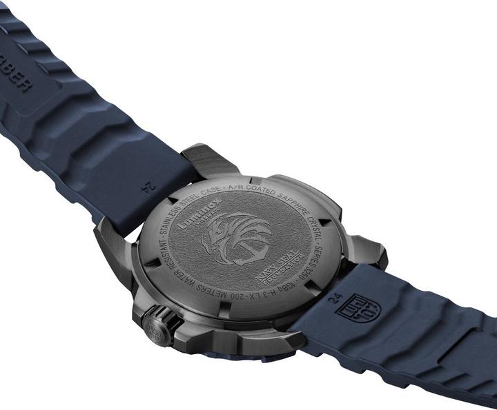 Actual product image Luminox Navy Seal 3250 Series (Diving watch, 45 mm)