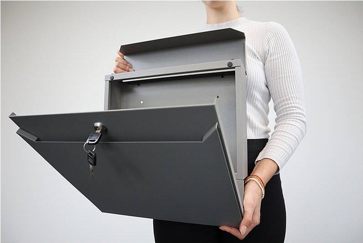 Actual product image SafePost 800 Letterbox grey-grey. RAL9007 matt