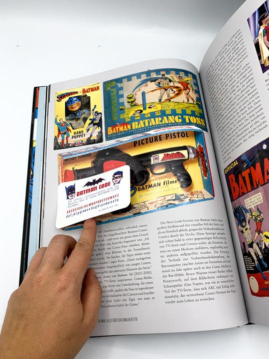 Produktbild Panini Batman: Alles über den Dunklen Ritter in Comic, Film und anderen Medien (Deutsch, Andrew Farago, Gina McIntyre, Michael Keaton, Dennis O'Neil, Timothy Stahl, 2020)