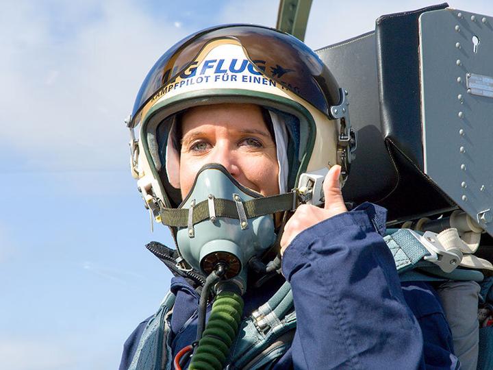 Produktbild Smartbox 20-minütiger Flug mit einem L-39 Albatros-Kampfjet in Tschechien (1 Pers.)