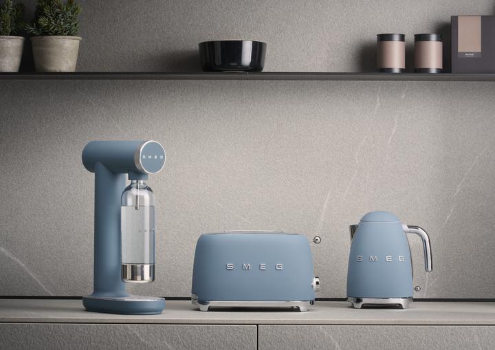 Image du produit Smeg KLF03SBMEU Bouilloire électrique storm blue matt (1.70 l)