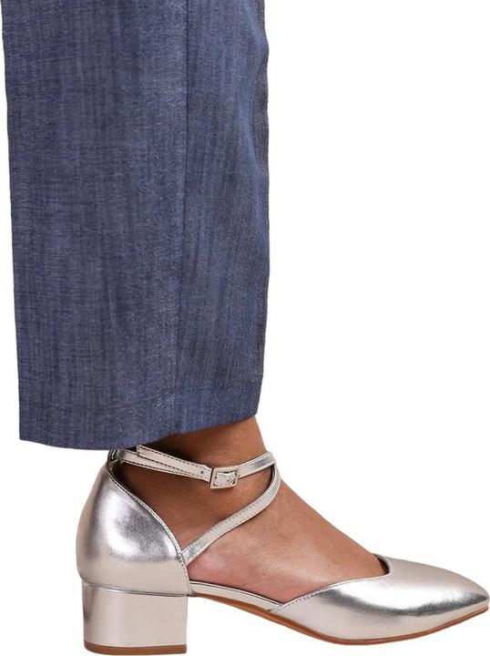 Actual product image Where's That From Womens/Ladies Peru Crossover Strap Low Block Heel Sandals (38)