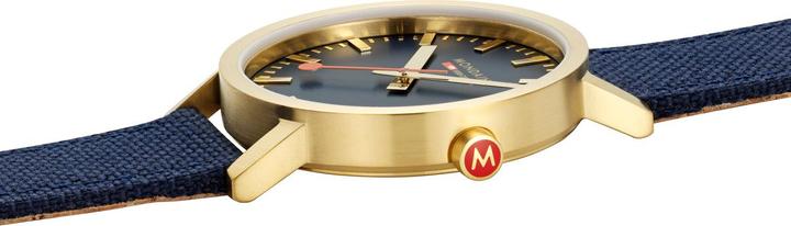 Actual product image Mondaine Classic - von der Natur inspiriert - Ip Gold (Analogue wristwatch, 40 mm)