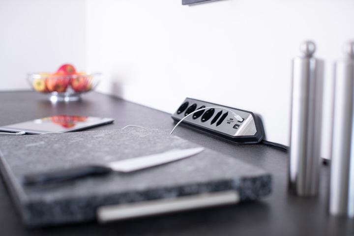 Produktbild Brennenstuhl Eckstedoleiste (6x, CEE 7/3, 2 m)