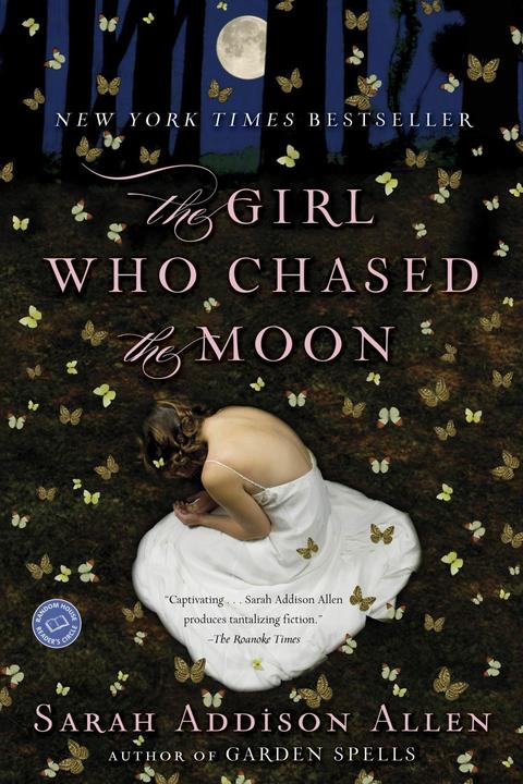 Produktbild The Girl Who Chased the Moon (Englisch, 2011)