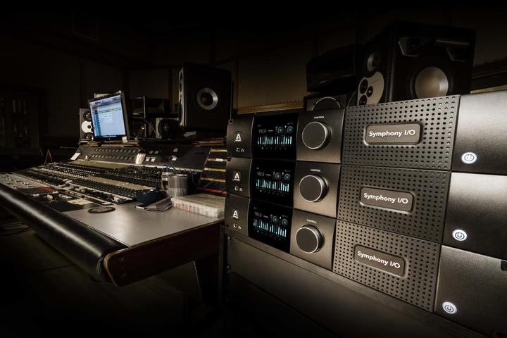 Actual product image Apogee Symphony I/O Mk II chassis (Thunderbolt)