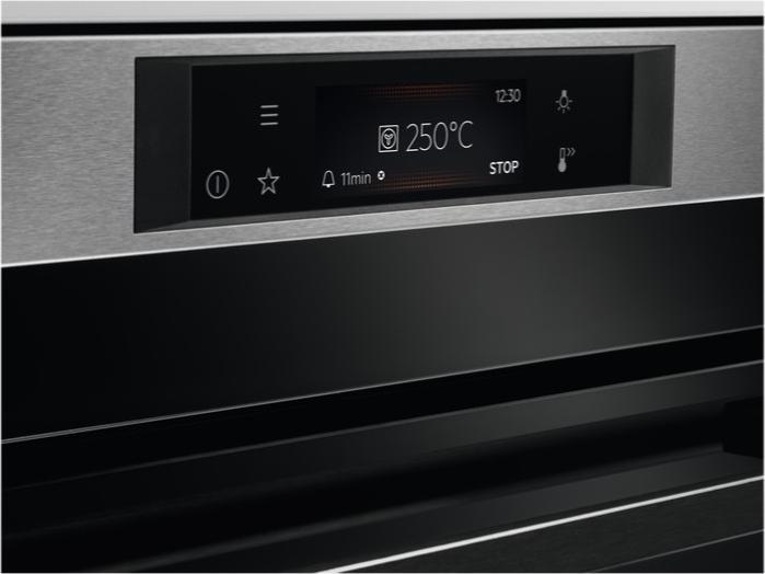 Actual product image AEG BSE78228BM