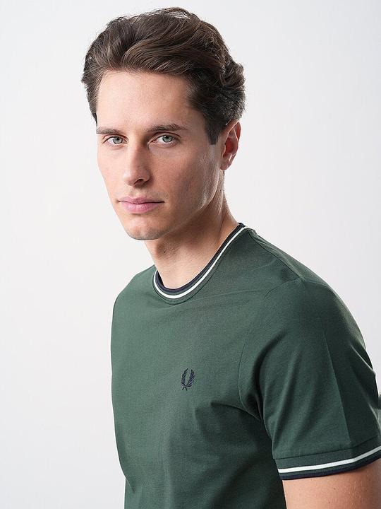 Actual product image Fred Perry M1588 (M)