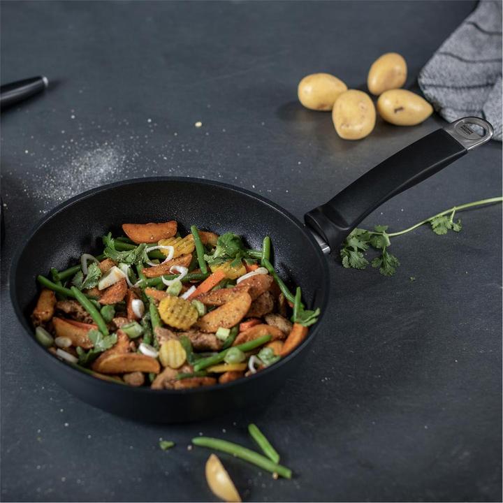 Actual product image Kuhn Rikon Titanio Star frying pan (24 cm, Frying pan, Aluminium)