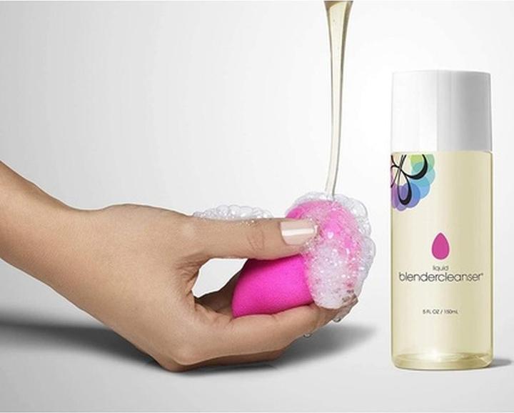 Actual product image Beautyblender Blendercleanser liquid