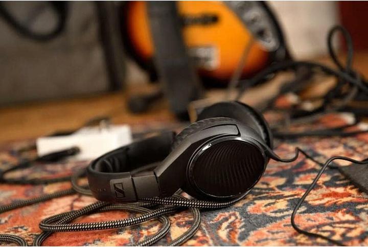 Actual product image Sennheiser HD 200 Pro (No noise cancellation, Cable)