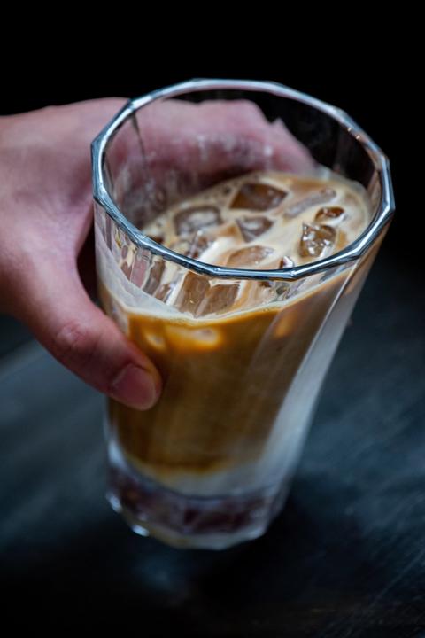 Actual product image Loveramics 360ml Twisted Latte Glass (clear), Urban Glass (0.36 l, 1 x)