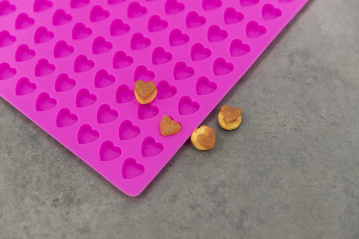 Produktbild Trixie Backmatte mit Herzen