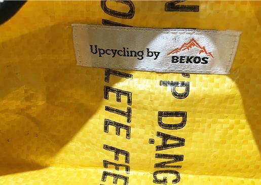 Produktbild Bekos Upcycling – Schreibzeug-Etui aus recycelten Fischfuttersäcke blau