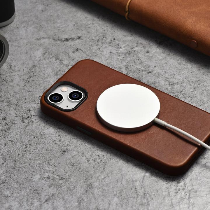 Actual product image iCarer Oil Wax Premium Leather Case iPhone 14 Plus Magnetic Leather Case with MagSafe Brown (WMI1422 (Apple iPhone 14 Plus)