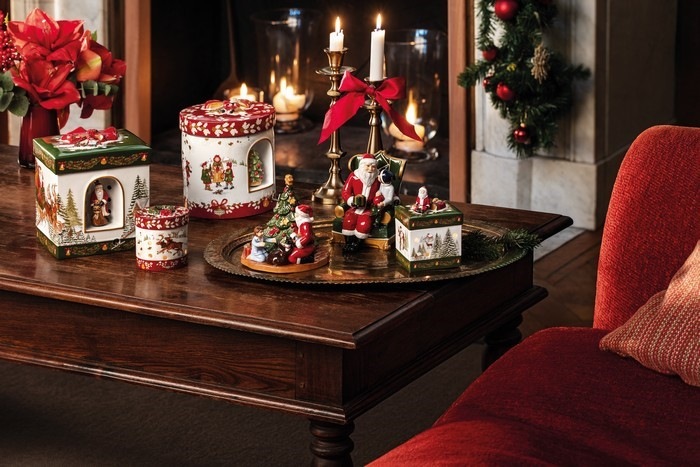 Actual product image Villeroy & Boch Deco Santa on armchair