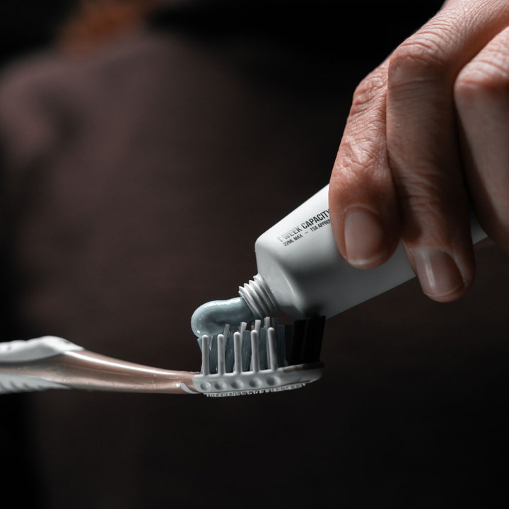 Actual product image Matador Refillable Toothpaste Tubes (2-pack) (Liquid bags, Hygiene product)