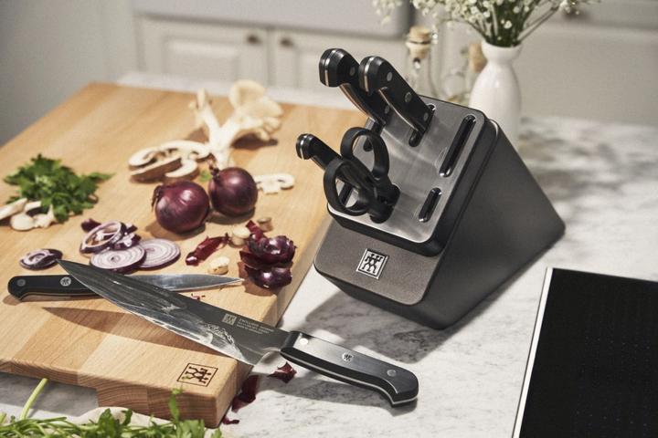 Actual product image Zwilling 7-piece Gourmet self-sharpening knife block