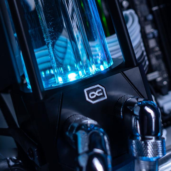 Produktbild Alphacool Eisbecher Aurora D5 Acetal/Glas - 250mm inkl. VPP Apex D5