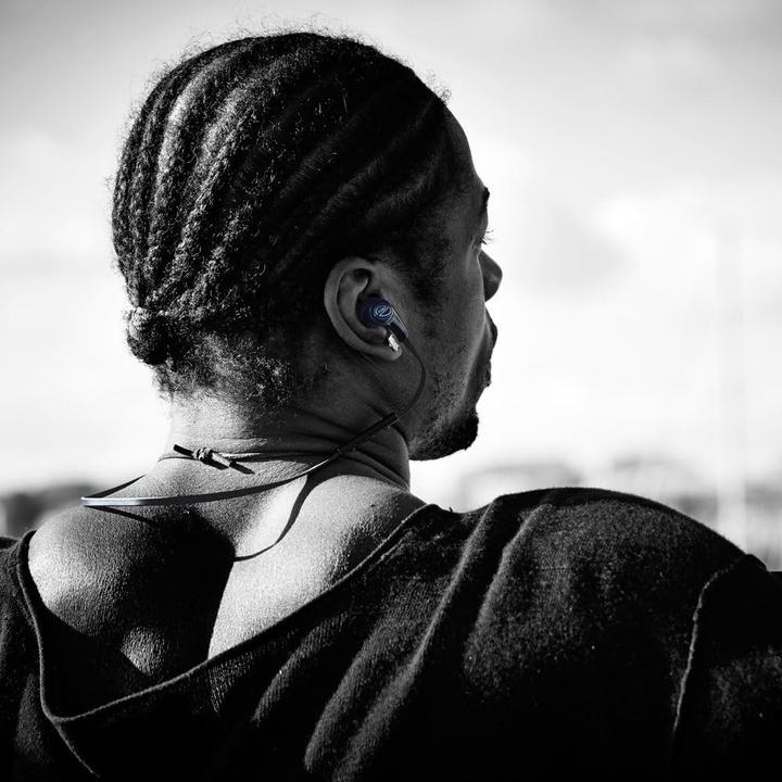 Actual product image deleyCON SOUNDSTERS Sports nano in ear binaural wireless black mobile headset (Wireless)