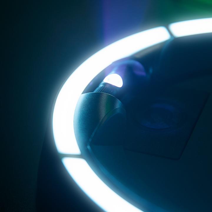 Produktbild Gravity GS LS 01 NH B - Guitar GLOW STAND®, Neckhug (E-Bass, E-Gitarre)