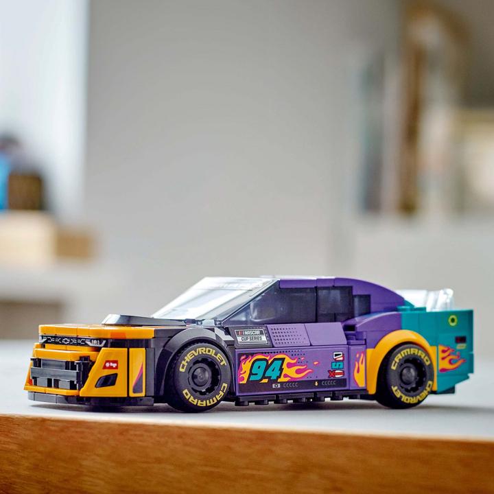 Image du produit LEGO NASCAR Next Gen Chevrolet Camaro ZL1 (76935, LEGO Speed Champions)