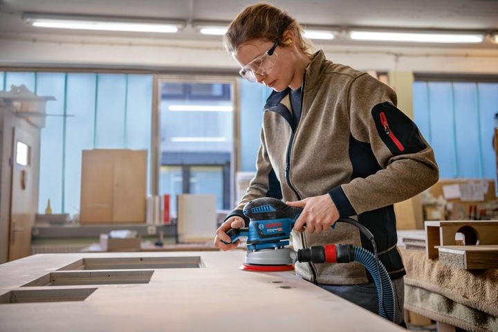 Produktbild Bosch Professional Exzenterschleifer GEX 40-150 mit 1 x Mehrlochschleifblatt C470 (Exzenterschleifer, 400 W)
