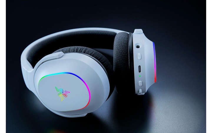 Actual product image Razer Barracuda X Chroma (Wireless)