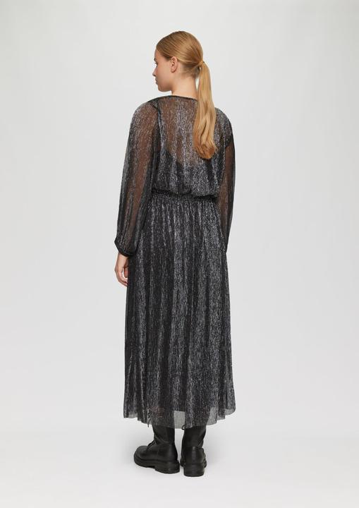 Produktbild S.Oliver Kleid Langes Meshkleid mit Glitzergarn und Smok-Detail (40)