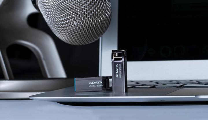 Produktbild Adata MEMORY DRIVE FLASH USB3.2 256G/BLACK AROY-UR340-256GBK (256 GB, USB-A)
